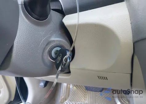 2010 Toyota Camry Xle z USA, uszkodzony, nr VIN 4T1BF3EK3AU523299